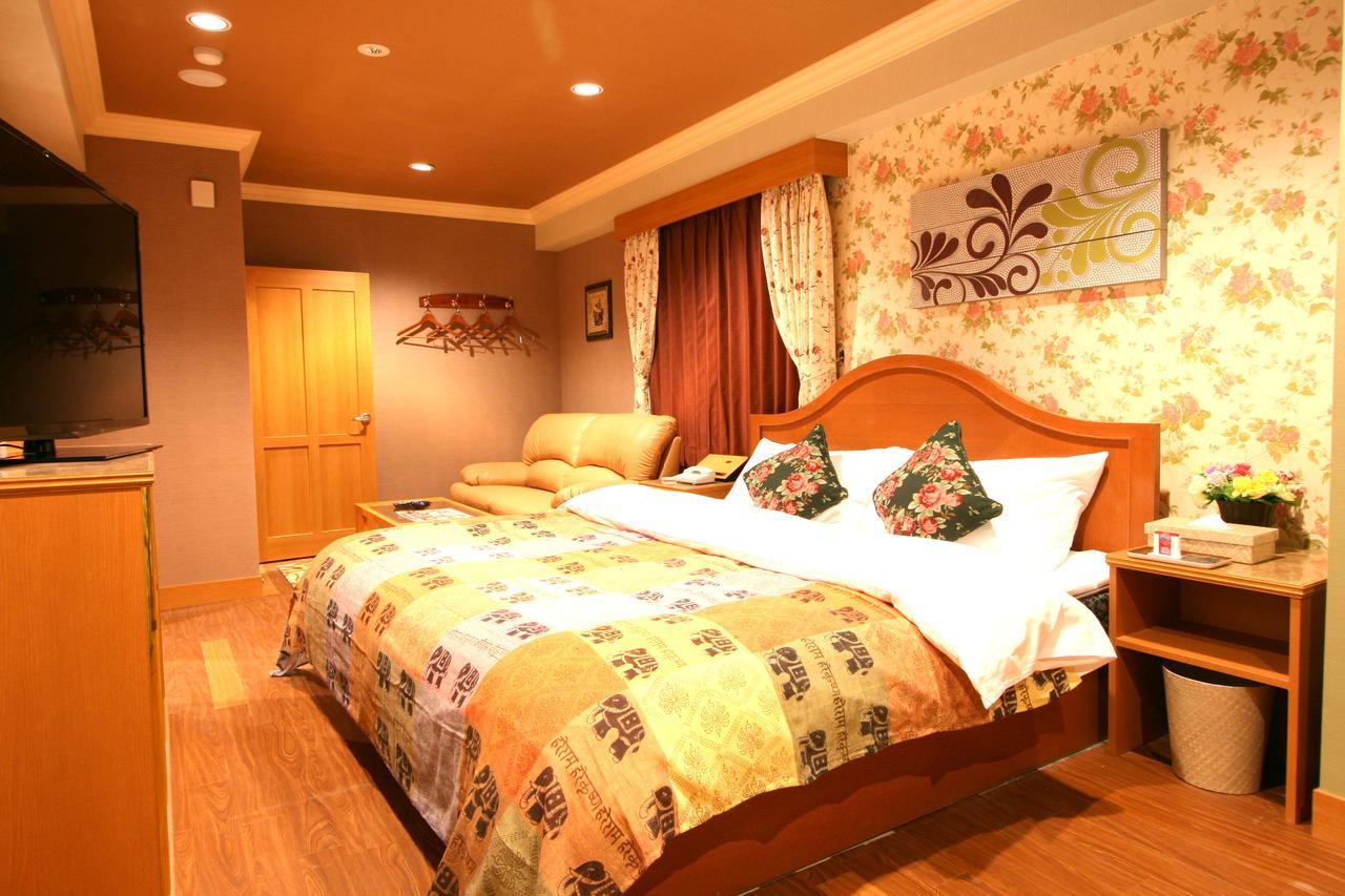 Aura Seki Inter (Adults Only) Hotel Kameyama Luaran gambar